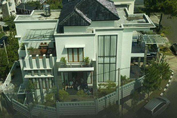 Rumah Lux di Setiabudi Terrace