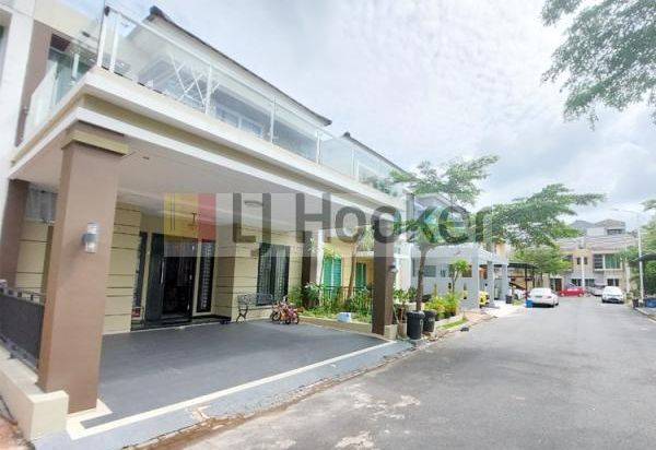 Rumah Mewah 2 Lantai Fully Furnished Di Perum Summer Residence