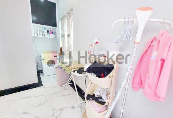 Rumah Mewah 2 Lantai Fully Furnished Di Perum Summer Residence