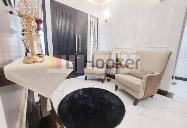 Rumah Mewah 2 Lantai Fully Furnished Di Perum Summer Residence