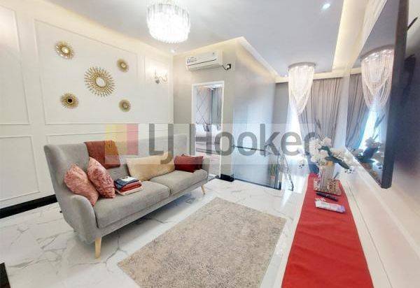 Rumah Mewah 2 Lantai Fully Furnished Di Perum Summer Residence