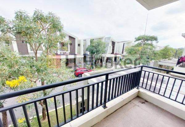 Rumah Cluster 2 Lantai Di Perum Orchard Park