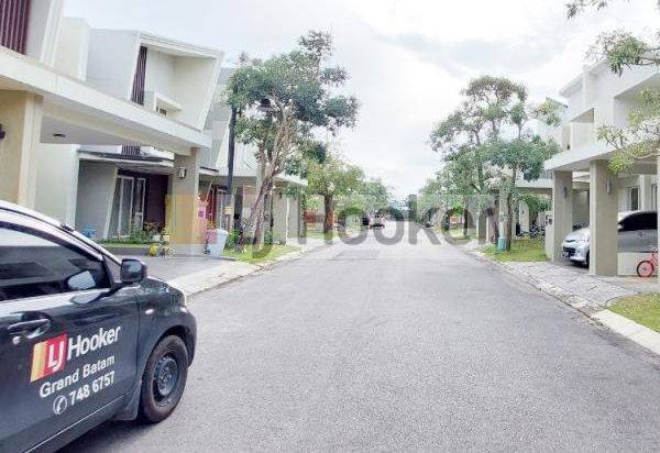 Rumah Cluster 2 Lantai Di Perum Orchard Park