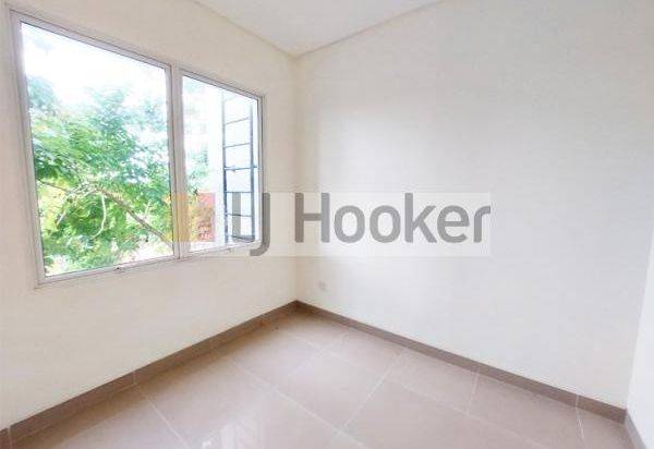 Rumah Cluster 2 Lantai Di Perum Orchard Park