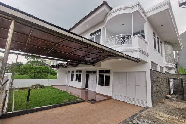 Rumah Lux Terawat di Sayap Buah Batu, Bandung