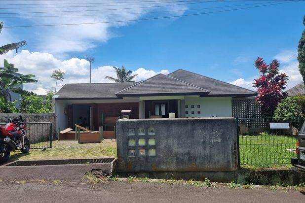 Rumah Minimalis Classic di Komplek Cipaku Indah, Bandung