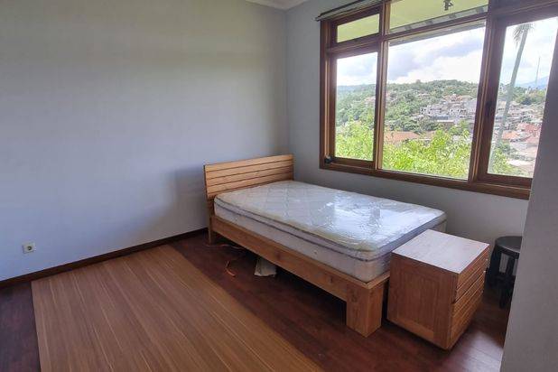Rumah Minimalis Classic di Komplek Cipaku Indah, Bandung