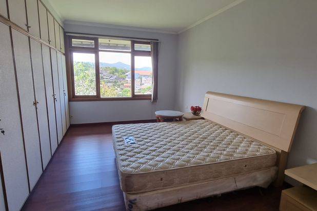 Rumah Minimalis Classic di Komplek Cipaku Indah, Bandung