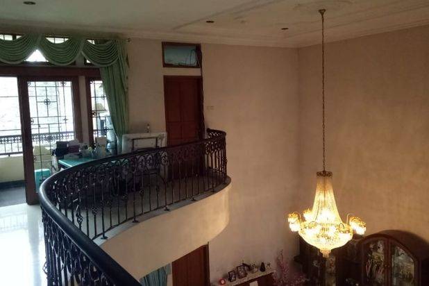 Rumah Lux Siap Huni di Komplek Setra Duta, Bandung