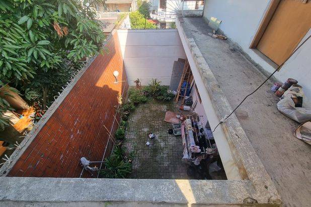 Rumah Asri Terawat di Mainroad jl Surya Sumantri, Bandung