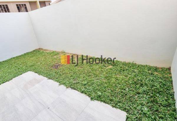 Rumah Baru 3 Lantai Hadap Timur Di Perum The Icon Central