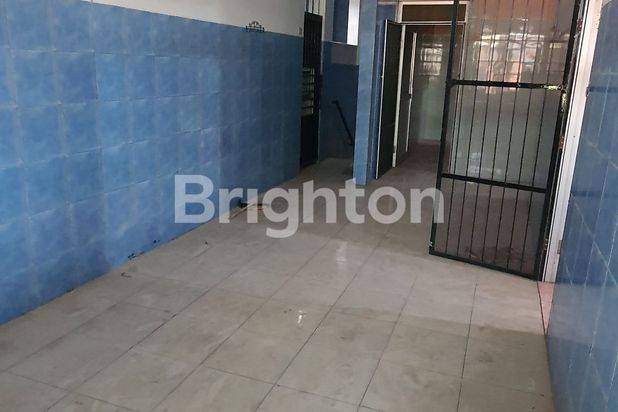 Rumah 3 Lantai di Babatan Pratama