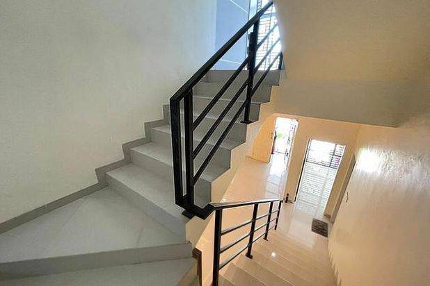 Dijual Rumah 3 Lantai Tropicana Residence Full Ingterior