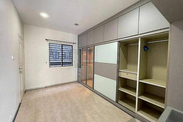 Dijual Rumah 3 Lantai Tropicana Residence Full Ingterior