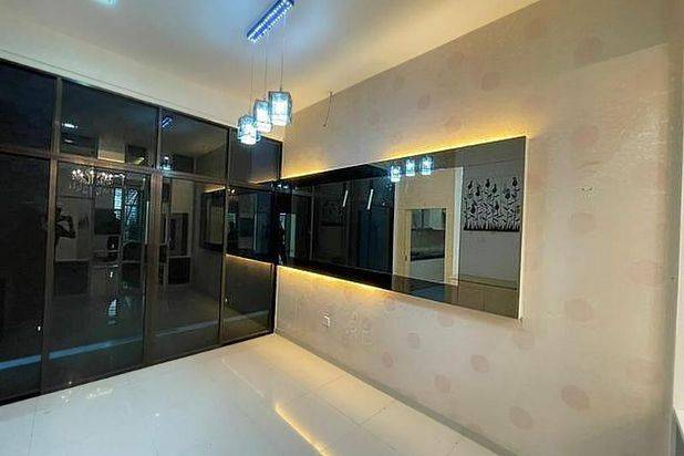 Dijual Rumah 3 Lantai Tropicana Residence Full Ingterior