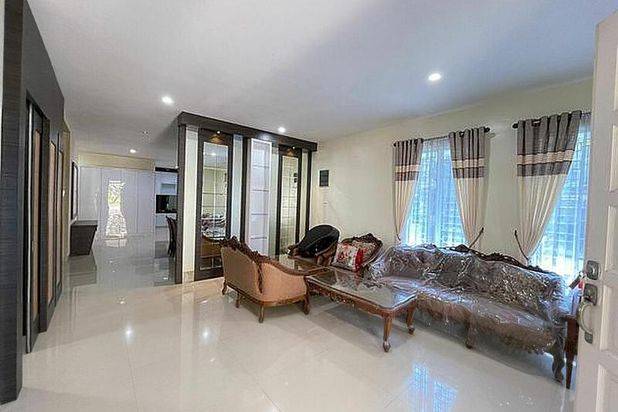 Rumah Cantik Bella Vista Siap Huni Full Furnish Dijual Cepat