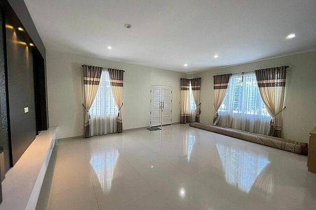 Rumah Cantik Bella Vista Siap Huni Full Furnish Dijual Cepat