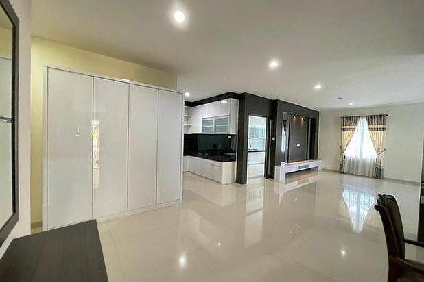 Rumah Cantik Bella Vista Siap Huni Full Furnish Dijual Cepat