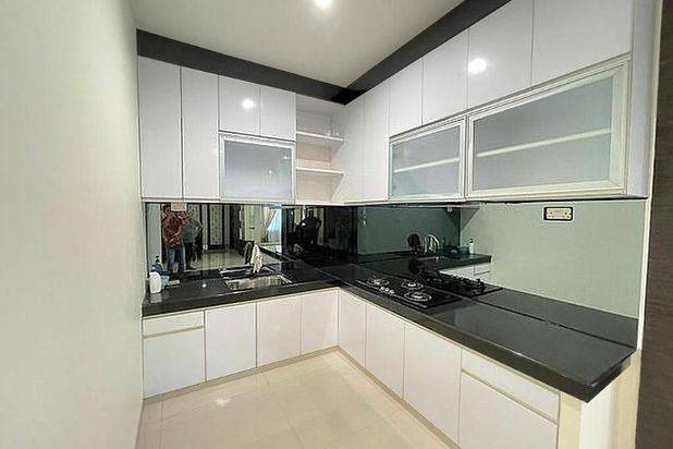 Rumah Cantik Bella Vista Siap Huni Full Furnish Dijual Cepat