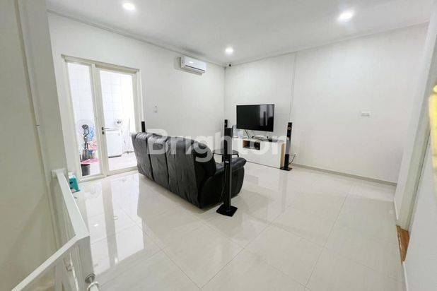 Rumah Cantik Mewah di Surabaya Timur