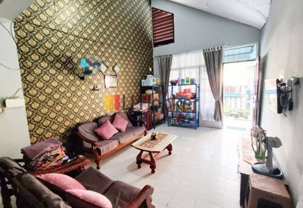 Rumah Tengah Kota Di Perum Happy Garden