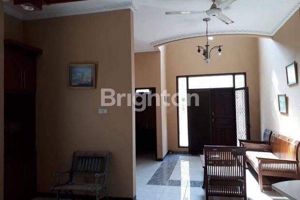 RUMAH HOOK 2 LANTAI SURABAYA KOTA