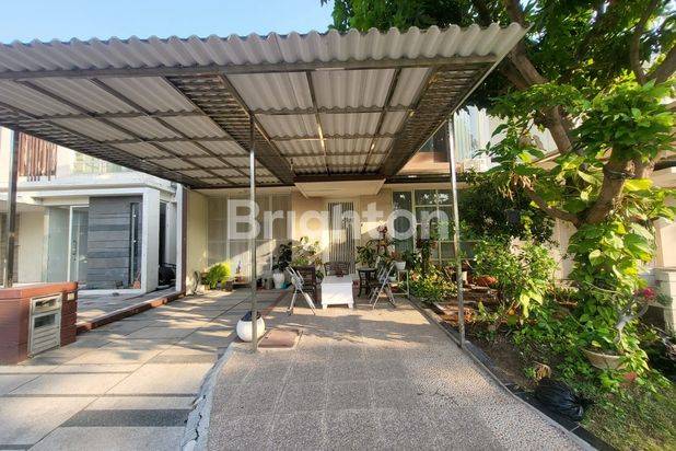 Rumah Mewah Asri di Surabaya Timur