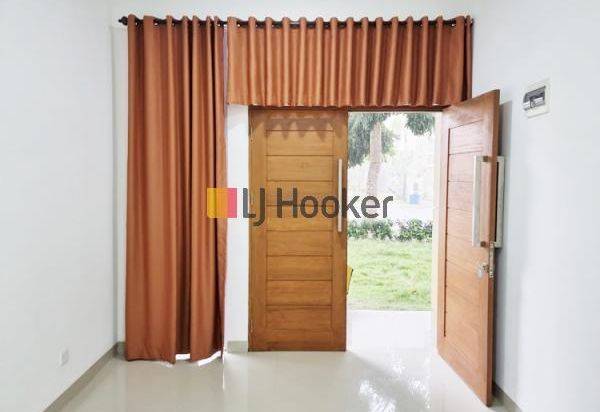 Disewakan Rumah Mewah 2 Lantai Di Taman Golf Residence