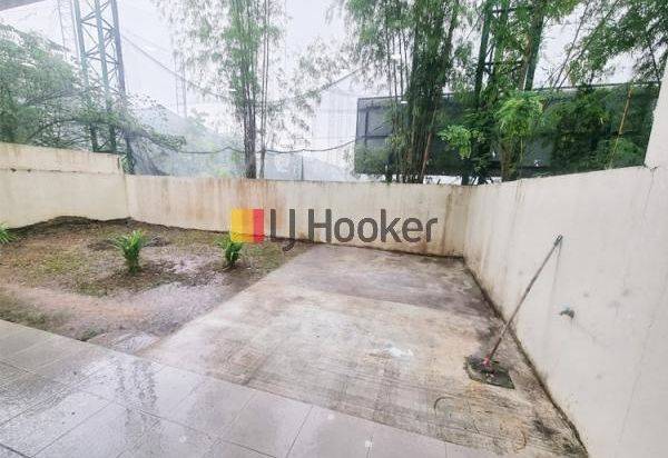Disewakan Rumah Mewah 2 Lantai Di Taman Golf Residence