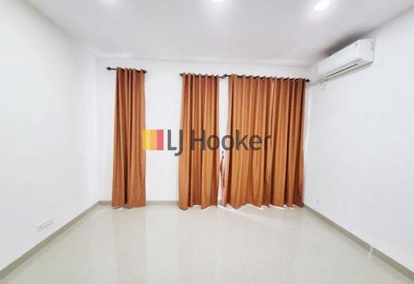 Disewakan Rumah Mewah 2 Lantai Di Taman Golf Residence
