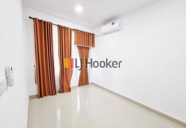 Disewakan Rumah Mewah 2 Lantai Di Taman Golf Residence