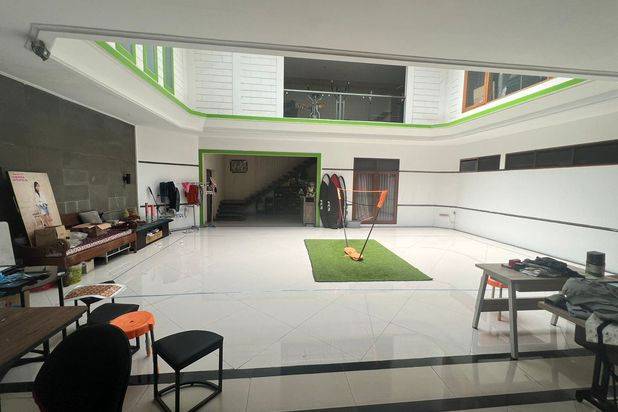 Rumah Lux Bagus Di Singgasana Hadap Barat