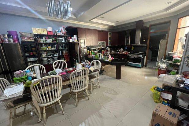 Rumah Lux Bagus Di Singgasana Hadap Barat