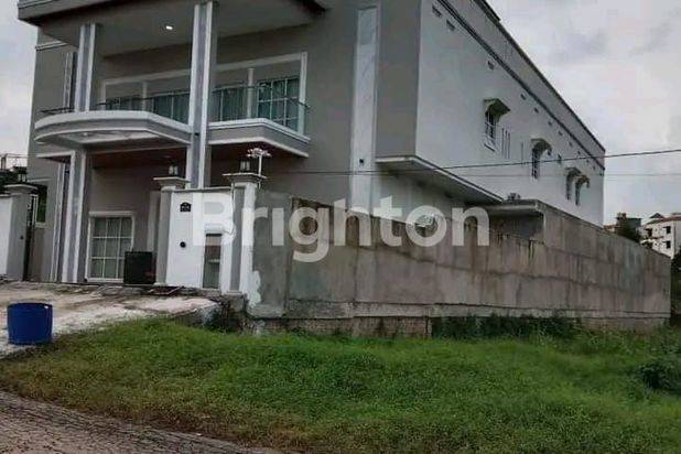 Rumah Mewah 3 Lantai. Design Sendiri. di PALM SPRING, Batam Kota