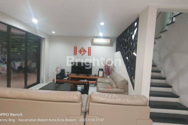 crown hill rumah elite batam