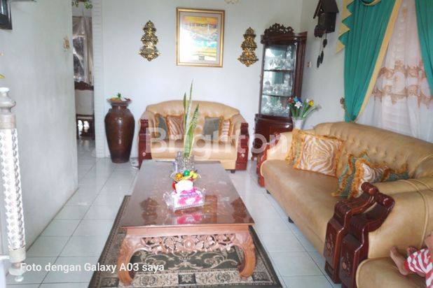 Rumah cantik di perumahan komplek ramayana