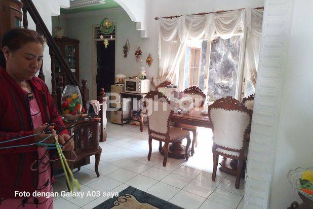 Rumah cantik di perumahan komplek ramayana