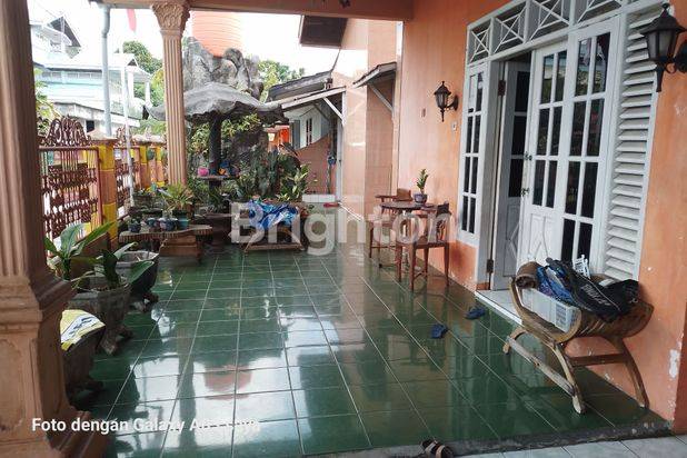 Rumah cantik di perumahan komplek ramayana
