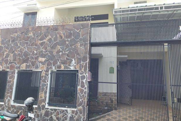 Rumah Bagus Di Jl.Anggrek-Cipto Mangunkusumo