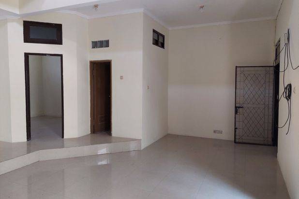 Rumah Bagus Di Jl.Anggrek-Cipto Mangunkusumo