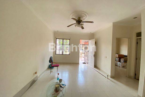 Rumah Baru Renov. Empat Kamar Tidur. Cluster. Di Dutamas. Batam Kota.