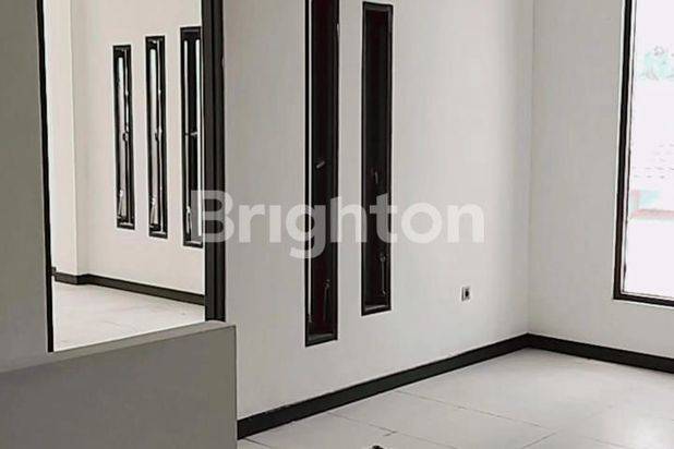 RUMAH BESAR 3 LANTAI COCOK UNTUK MESS/KANTOR DIPERUMAHAN WIKA BALIKPAPAN