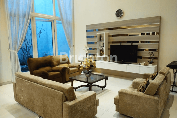 RUMAH MEWAH MINIMALIS SIAP HUNI DARMO HILL SURABAYA BARAT