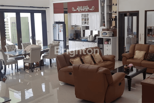 RUMAH SECOND STRATEGIS SURABAYA TIMUR DEKAT MERR, GALAXY MALL, ITS