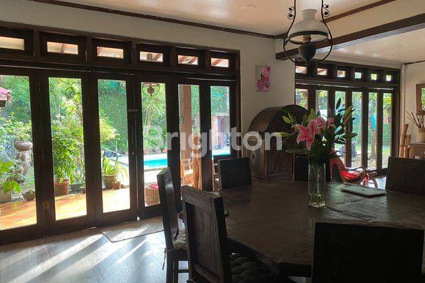 RUMAH KONSEP VILLA DI ORCHID PARK