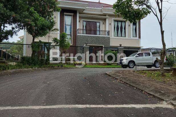 RUMAH VIEW GOLF DAN KOLAM RENANG PRIVATE