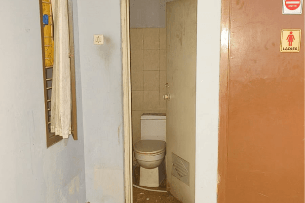 Rumah Luas Strategis di Griya Rajawali, Tangerang Selatan Siap KPR J15726