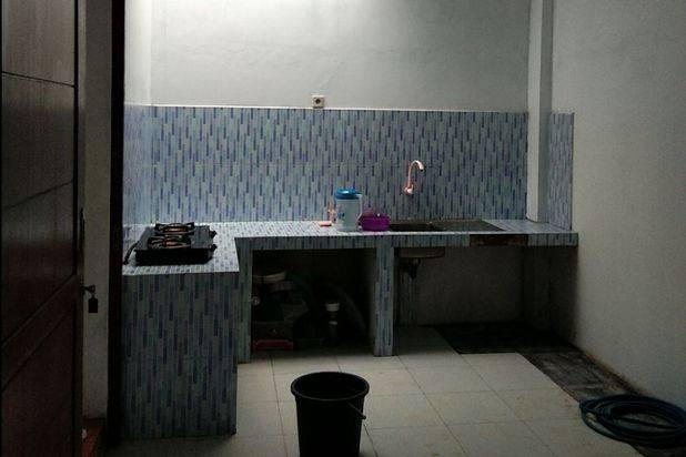 Rumah Siap Huni & Strategis 7 Menit ke Terminal Sawangan di Perumahan Permata, J17061