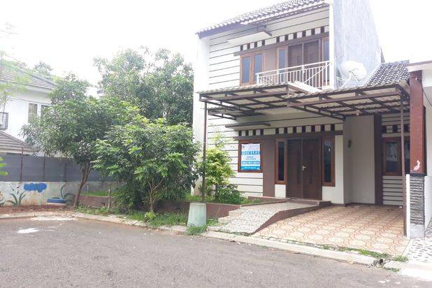 Rumah 2 Lantai Calgary Deltamas Cikarang Luas 145/110 Rp 43 Jt/Th 4 KT 2 KM