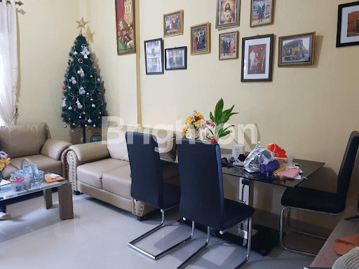 BALIKPAPAN, RUMAH CANTIK TENGAH KOTA (Y255)